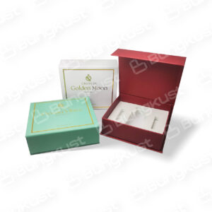 contoh box hampers Imlek elegan dengan desain custom printing.